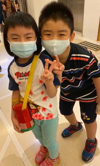 Introducing Siblings Nathan & Naomi {Taiwan}