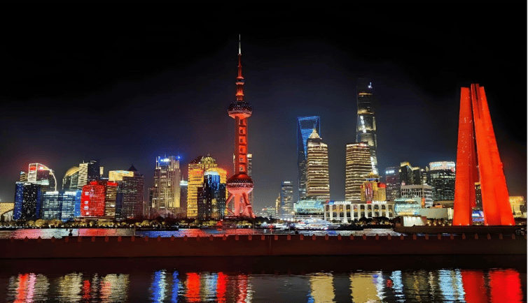 A city skyline at night
AI-generated content may be incorrect.